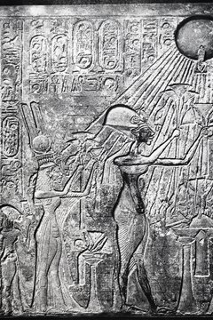 Art of the Amarna Period shows Akhenaten worshipping the sun god Aten.