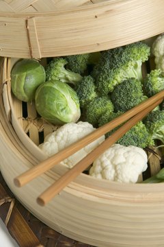 Jupiterimages/liquidlibrary/Getty Images Use the same herbs and spices you're using in the rest of your dish to season broccoli.
