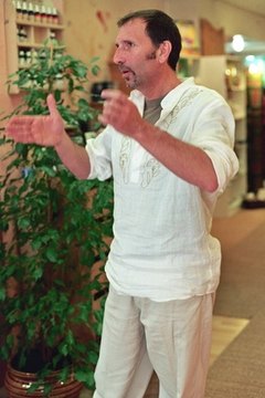 Hand gestures and facial expressions make a presentation more engaging.