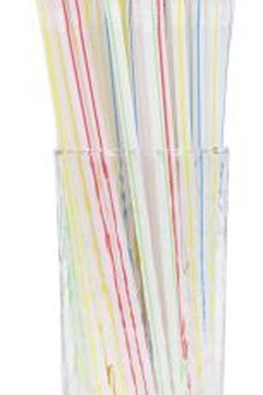 Drinking straws wrapped with rubber bands protect the egg.