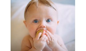 When Do Infants Make Eye Contact?