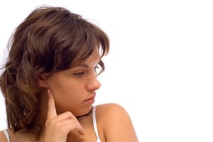 What is the difference between critical thinking and non critical thinking