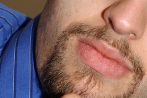 Cómo pueden conseguir labios suaves los hombres