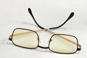 10 Easy Ways To Get Rid Of Scratches On Glasses