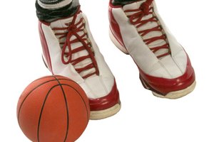 ¿Cómo elegir las zapatillas correctas para jugar baloncesto?