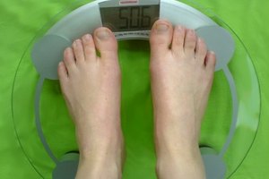 ¿Qué causa que una persona pierda peso?