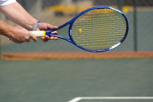 ¿Cuáles son los materiales utilizados para fabricar una raqueta de tenis? 