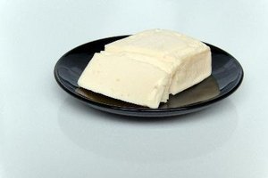 ¿Cuáles son los quesos que no poseen caseína o lactosa?