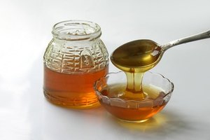 ¿Puede la miel ayudar con las manchas de la piel?