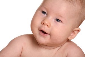 Cómo detener vómitos en bebés de 9 meses