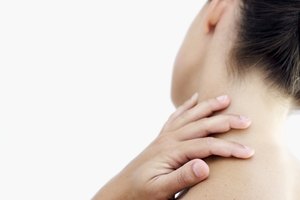 Cómo aliviar dolor de brazo izquierdo y cuello