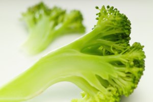 ¿Cuál es el valor nutricional del brócoli cocido?