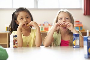 Cómo mantener caliente el almuerzo de un niño