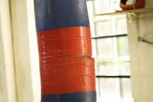 Consejos para la altura apropiada de un saco pesado para boxear