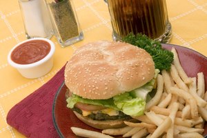 ¿Cuántas calorías hay en una hamburguesa con queso?