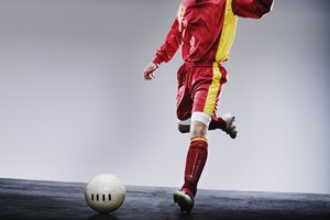 Cómo desarrollar tu pie opuesto para fútbol