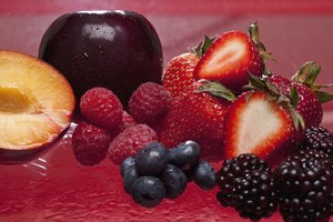 Cómo mantener las brochetas de fruta frescas durante toda la noche