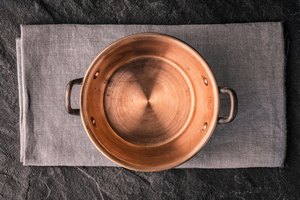 ¿Es seguro cocinar en ollas de cobre?