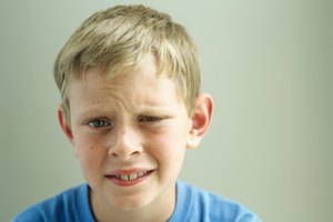 ¿Cómo deshacerse de un afta en las encías de un niño?