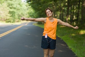 ¿Cómo se ponen en forma las mujeres bajitas?