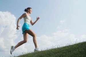 ¿Qué ejercicio quema más calorías: correr, nadar o caminar?