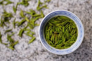 ¿Qué tipo de té es bueno para el dolor de garganta?