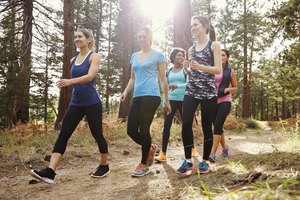 ¿Cuántas calorías se queman por hora al caminar?