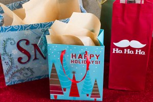 How to Make Inexpensive Christmas Gifts for Large Groups | Our Everyday