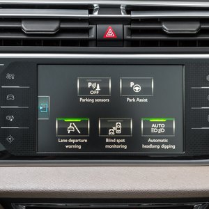 9 Safety Features in Cars