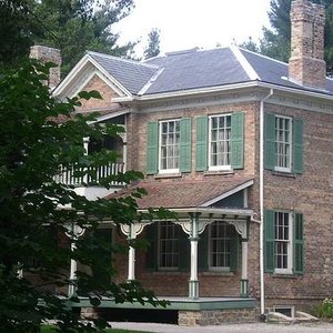 How to Apply for a Historical Grant on a House