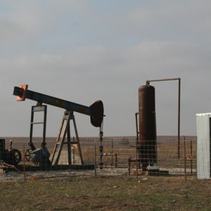 How to Enter Oil Royalties on a 1099 Tax Form