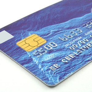 How to Get a Credit Card at 17 Years Old