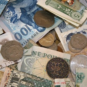 Who Buys Foreign Currency?