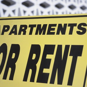 The Landlord's Responsibilities When Multiple Renters Pay a Security Deposit