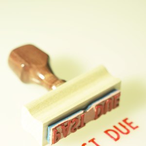 How Long Does an Unpaid Bill Stay on a Credit Report?