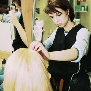 Hairdressers who are independent contractors must obtain coverage on their own.