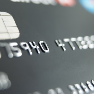 The Pros & Cons of Credit Cards at the Age of 18 Years Old