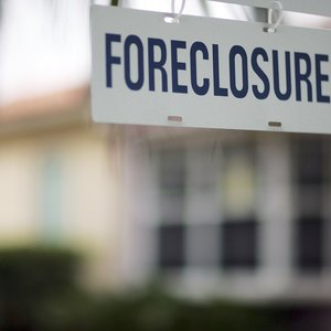 Submitting an Offer on a Foreclosure Without a Real Estate Agent