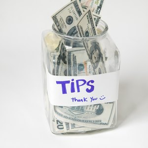 How to Keep Track of Your Bartender Tips