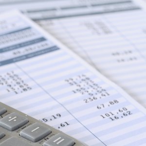 What Is the Difference Between Direct Deposits & Wire Transfers?