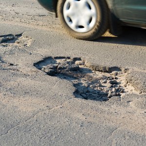 How to File a Pothole Damage Claim in New York City