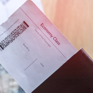 Advantages of Paying for an Airline Ticket With a Credit Card