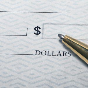 The Legal Way to Fill in the Dollars Line on a Check