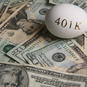 Do My 401(k) Payments Come out of My Paychecks?