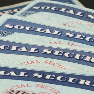 Taking Social Security Early: Pros & Cons