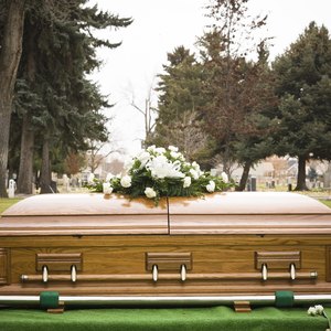 Who Contacts the IRS When Someone Dies?