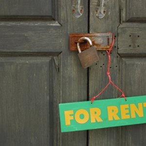 Can a Landlord Put a For Rent Sign on My House While I Still Live There?