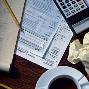 How to Calculate W-2 Numbers From a Last Paycheck