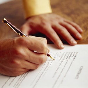 Who Can Notarize a Quitclaim Deed?