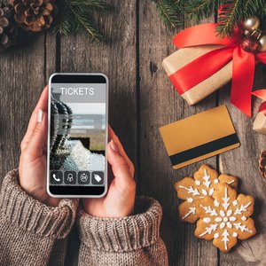 8 Smart Tips for Using Credit This Holiday Season